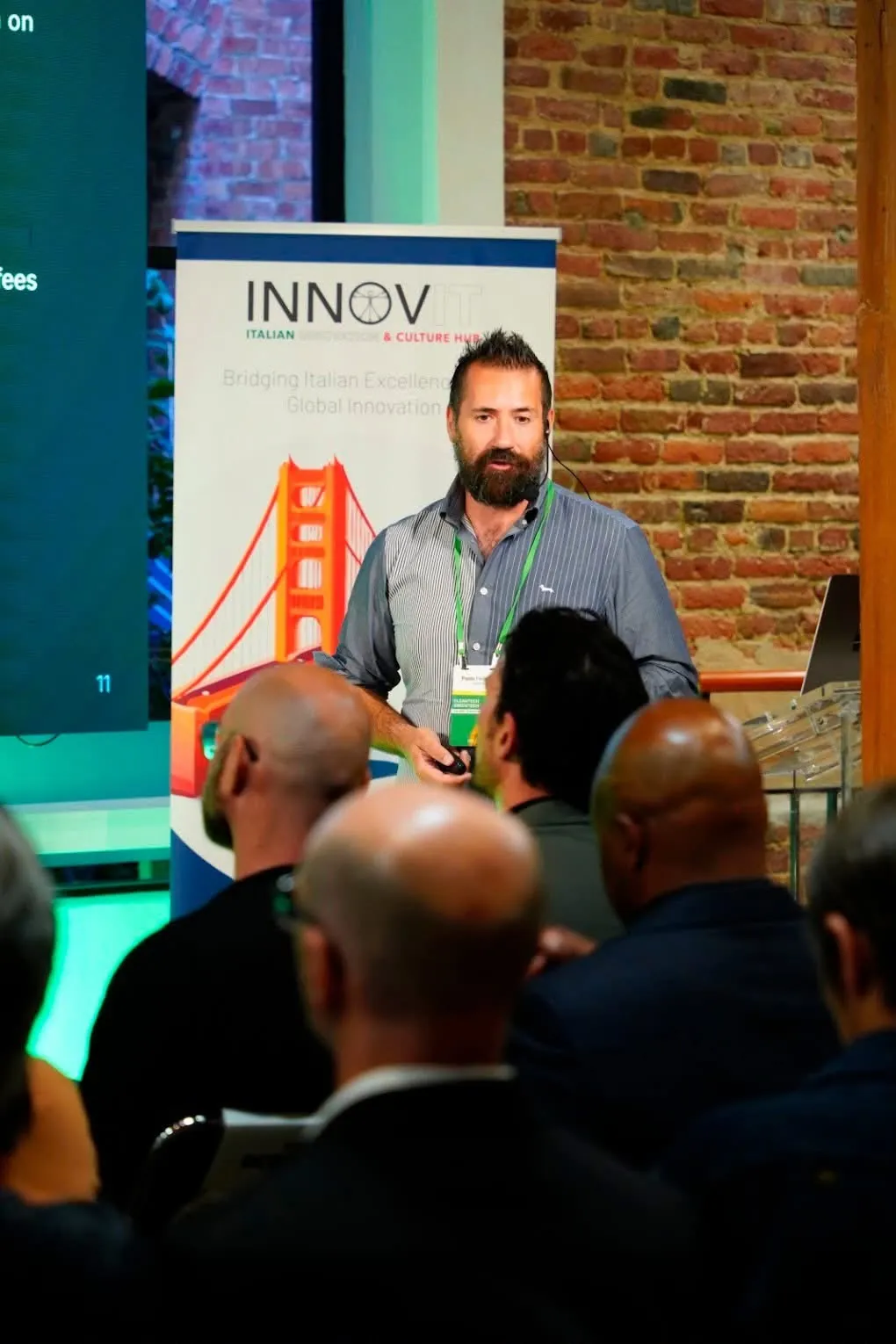 Paolo Pedrazzi parla al pubblico di InnovIT a San Francisco